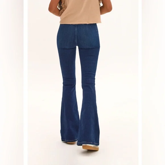 Free People We The Free Jayde Flare Jeans Tulsa Blue Dark Wash Size 27 - Picture 3 of 15